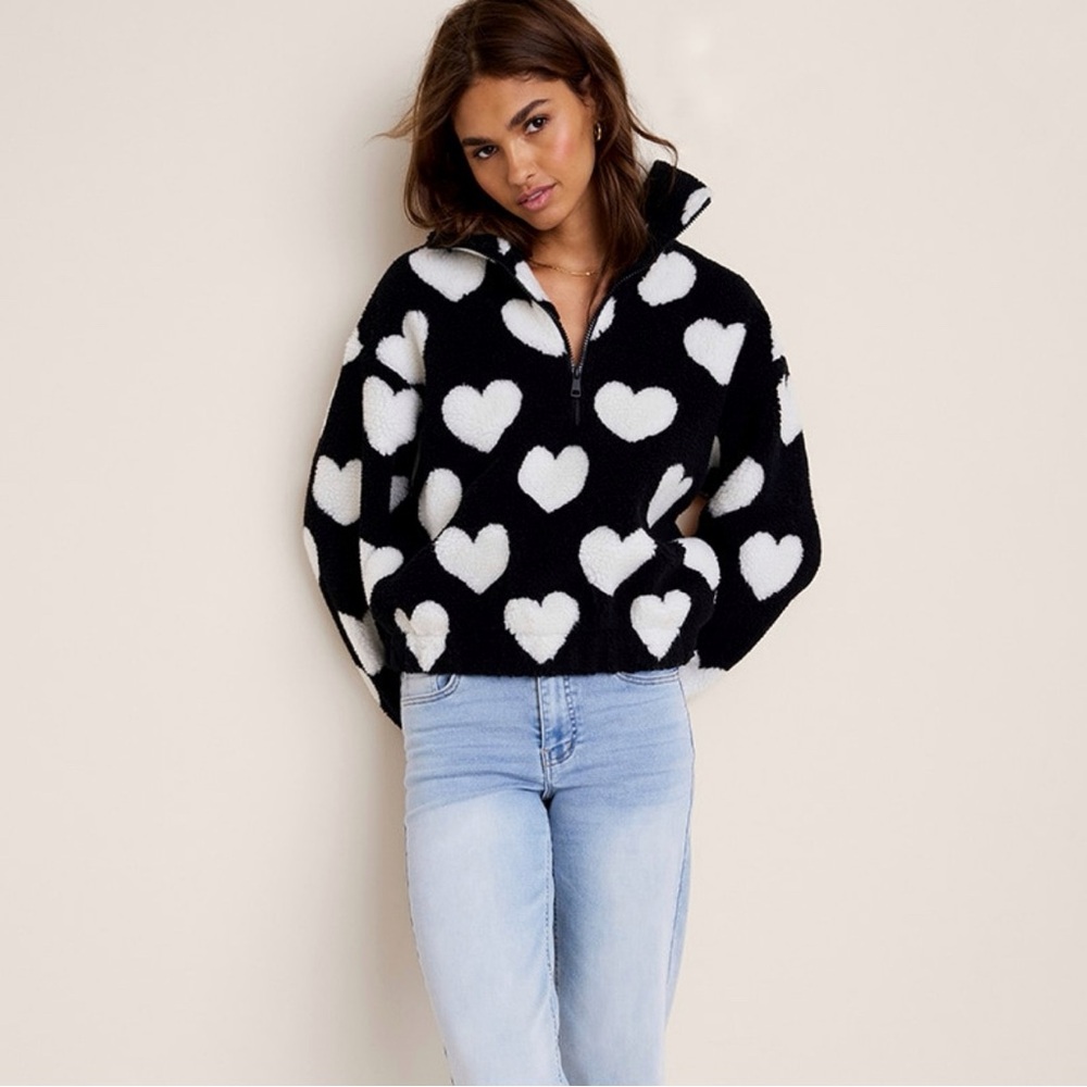 Francesca’s  Gwen Heart Quarter Zip Sherpa Pullover Black & White Hearts NWT